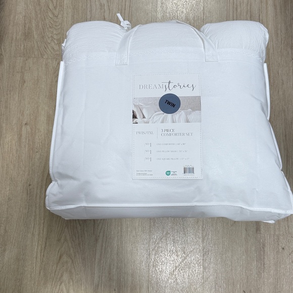Dream Stories
3-Piece Comforter Set - Picture 1 of 3